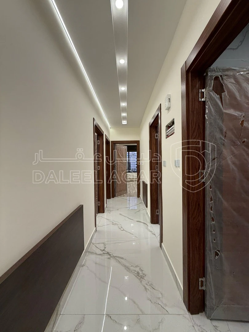 شقة في طريق المطار - 125,000 دأ - صورة 1